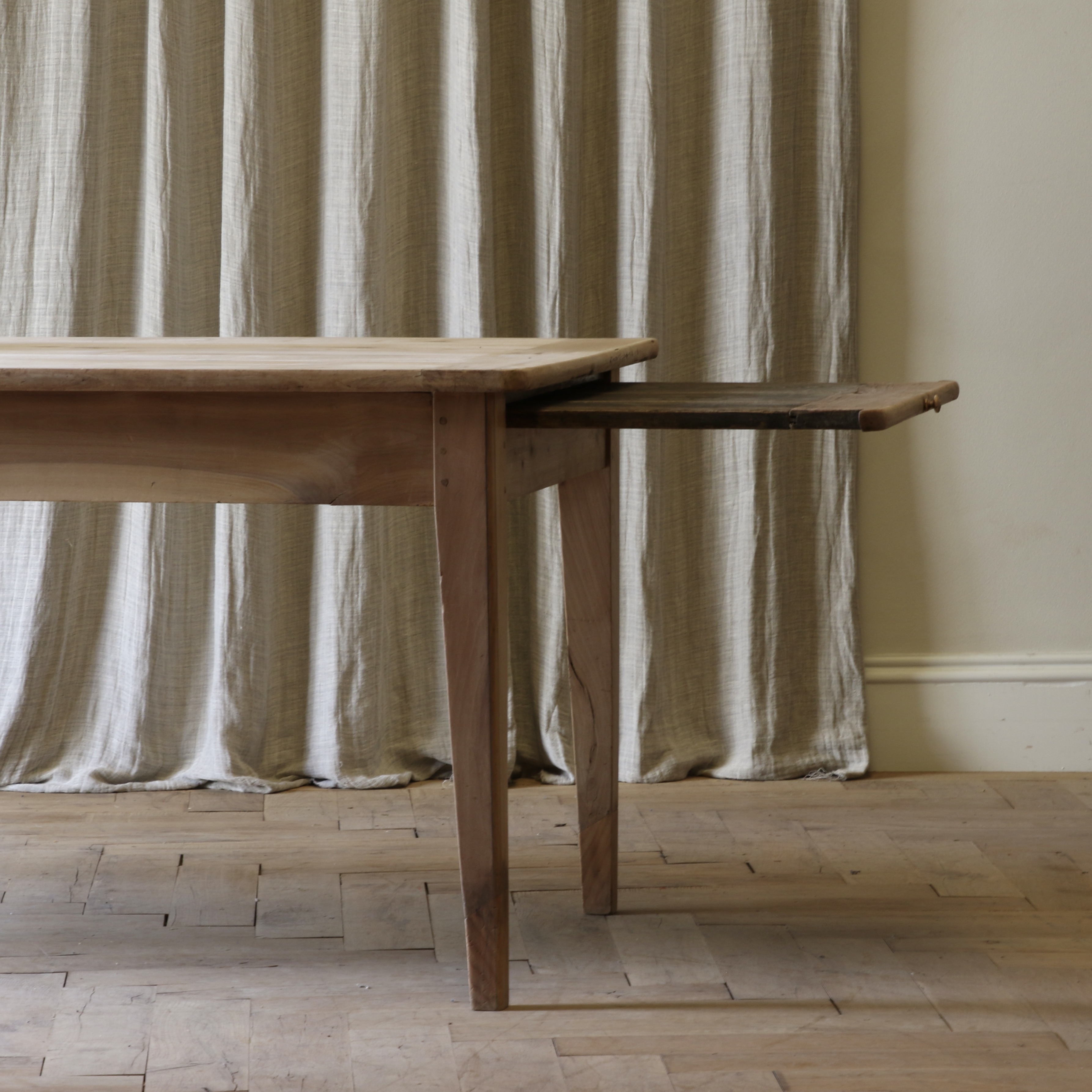 French Provincial Dining Table// Length 2100
